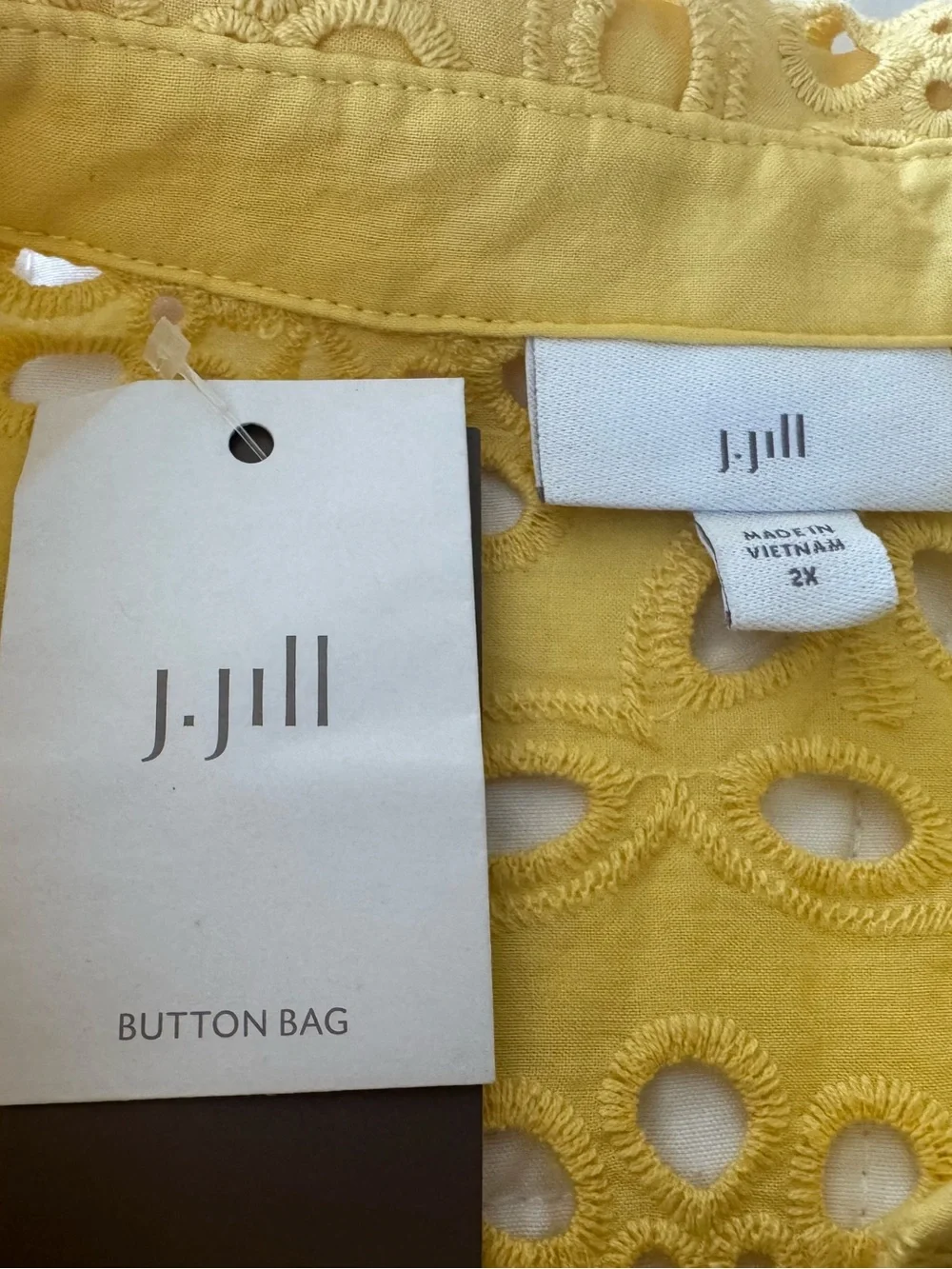 J. Jill Women’s 2X Yellow eyelet button front shirt long sleeve, scalloped hem. - Picture 4 of 7